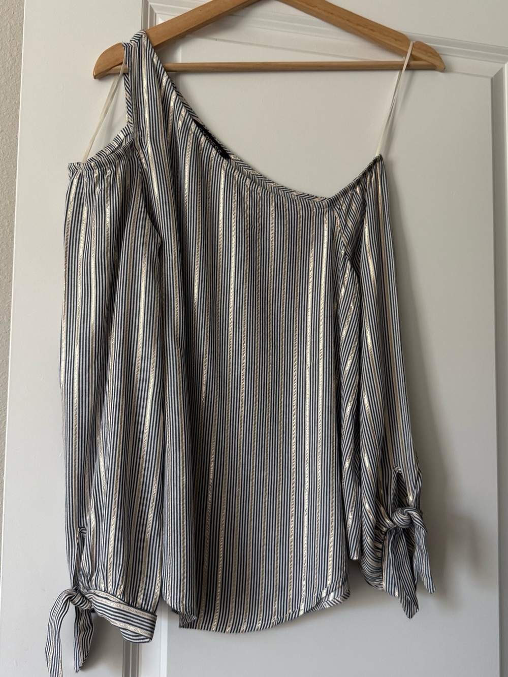 Express Striped One-Shoulder Blouse - Navy & White